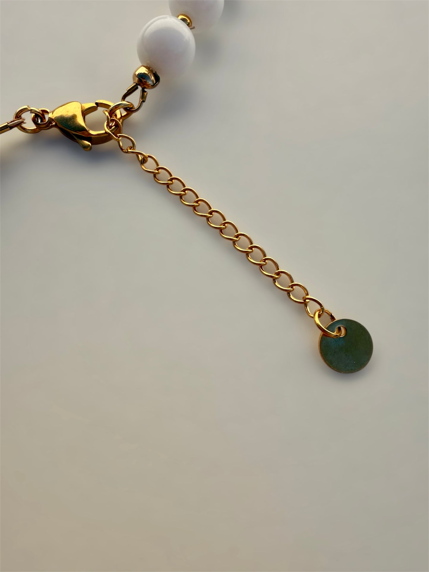 SOLSTICE - Collier de perles et soleils dorés